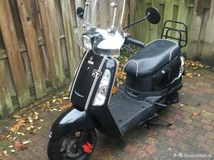 Zeer nette Sym Tonik 50 - Scooterplaats