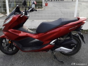 Honda Vision rood