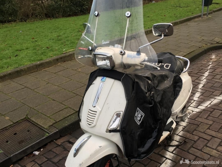 Vespa S Snor (4 takt) - Scooterplaats
