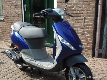 Piaggio Zip blauw