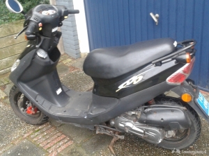 Sym DD50 zwart