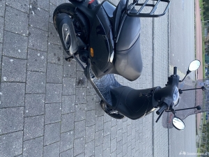 Piaggio Zip zwart