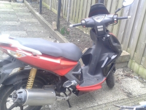 Kymco Super8 rood