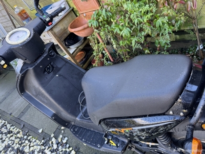 Mooie weinig gebruikte scooter