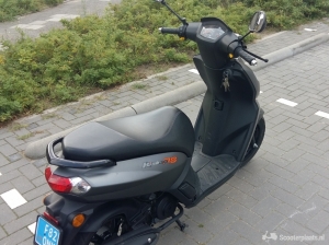 Peugeot Kisbee matzwart