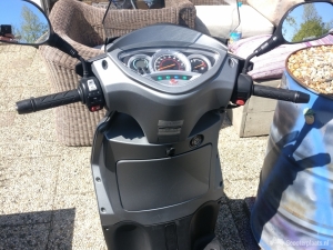 Kymco People S grijs