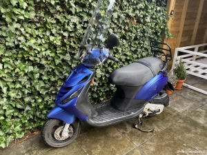 Piaggio Zip blauw