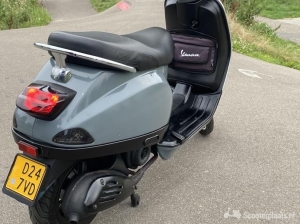 Vespa LX 50 grijs