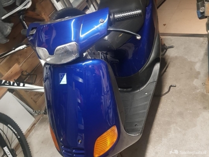 Piaggio Zip blauw