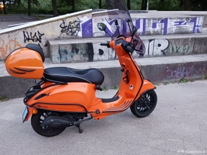 Vespa sprint 4T LAMBORGHINI ORANJE FULL OPTIONS 