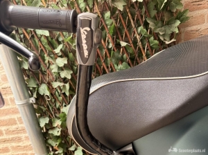 Vespa Sprint groen