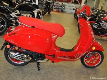 Vespa primavera gloednieuw