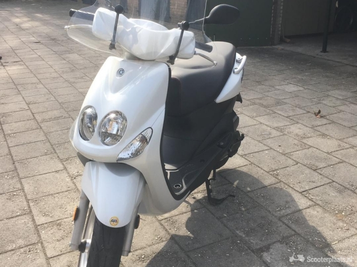 Yamaha NeoS 4 snorscooter bouwjaar 2016 - Scooterplaats