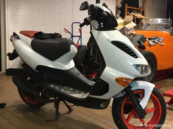 Aprilia SR 50 LQ 2005 - Scooterplaats