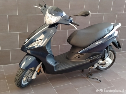 Piaggio Fly blauw