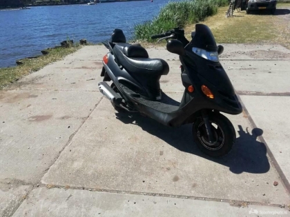 Kymco Dink zwart