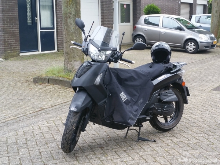 Kymco People S 2015 4400km - Scooterplaats