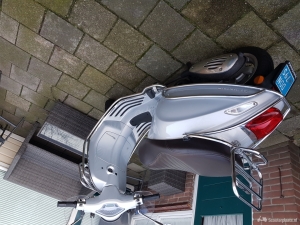 Vespa Primavera Touring zilver