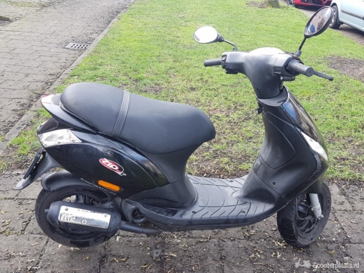 Piaggio Zip zwart