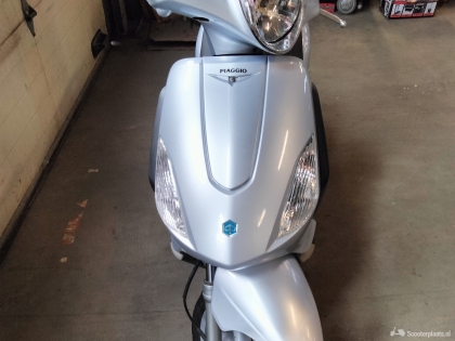 Piaggio Fly zilver