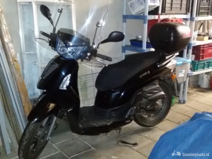 Kymco people s incl. windscherm en koffer - Scooterplaats