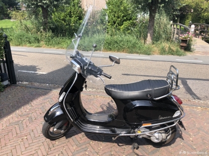 Vespa S zwart