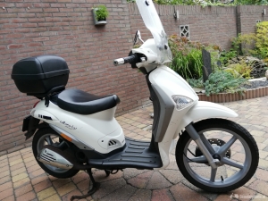 Goede Piaggio Liberty bromscooter 2015