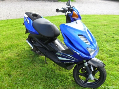 Yamaha Aerox blauw