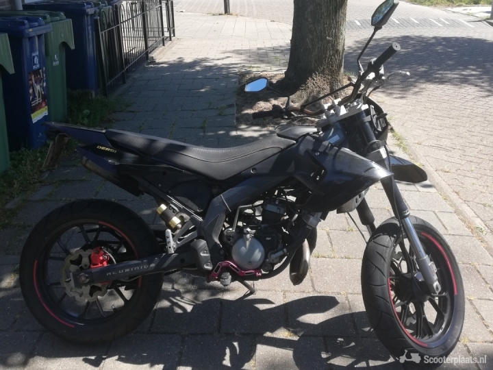 Derbi Senda DRD EVO Limited edition 2009 - Scooterplaats