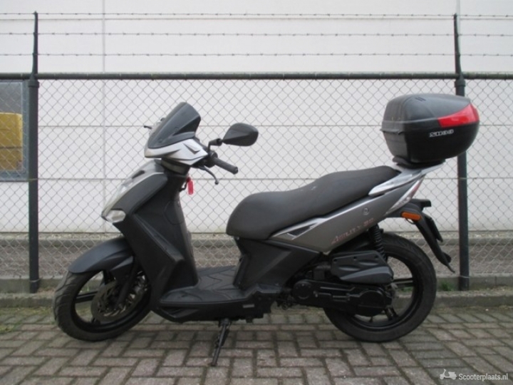 Kymco Agility zwart