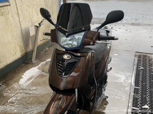 Nette kymco People s