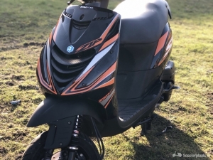 Piaggio Zip zwart