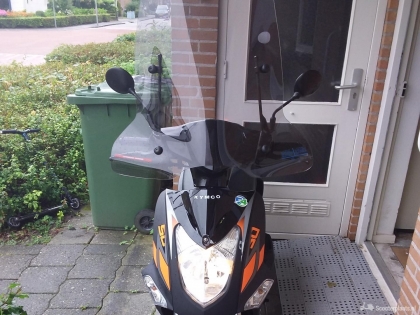 Kymco Agility zwart