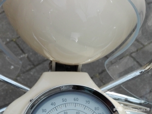 Vespa LXV beige