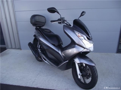 Honda PCX 125 Scooter