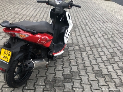 Kymco Super8 rood