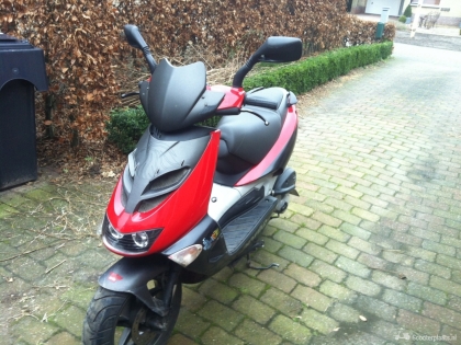 Aprilia Sportcity rood