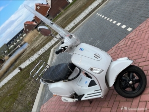 Vespa LX 50 wit