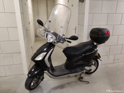 Zo goed als nieuwe scooter altijd binnen gestaan