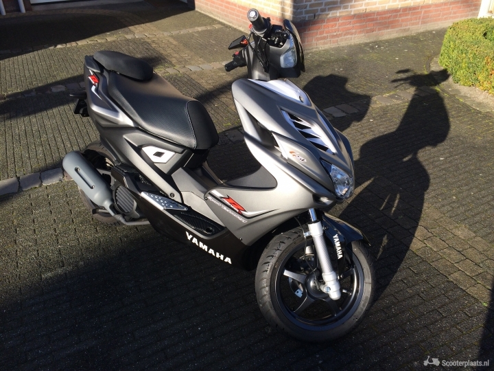 Yamaha Aerox R 2014 4Takt - Scooterplaats