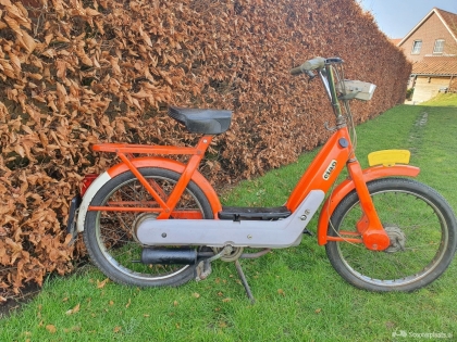 Vespa Ciao oranje