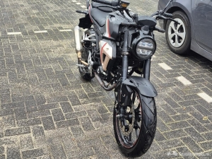 Schakelbrommer Killerbee F99 