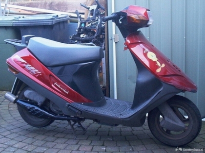 Enkele parts van een Suzuki Addres 50