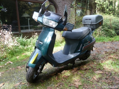 Peugeot SV50 scooter