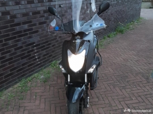 Kymco Agility zwart