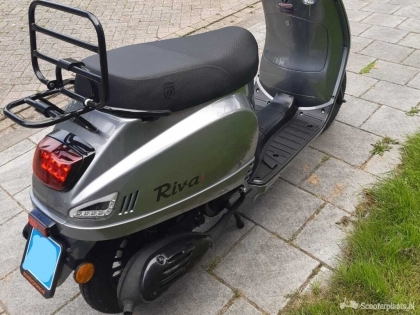 Cheapscooter Riva. zilver