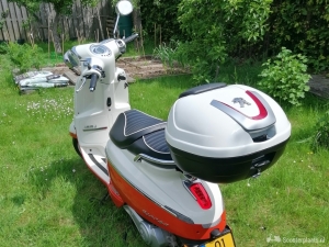 Peugeot Django oranje