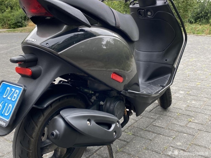 Piaggio Zip grijs