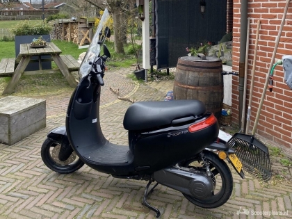 Prachtige electrische scooter Ecooter E1