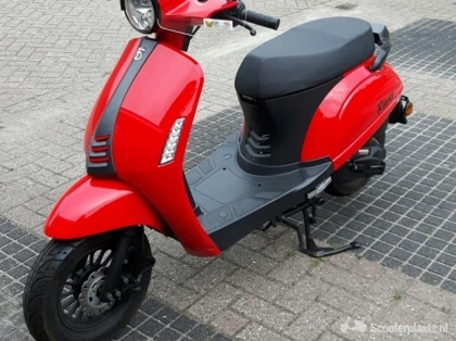 Prachtige BTC Riva 2 scooter in perfecte staat .